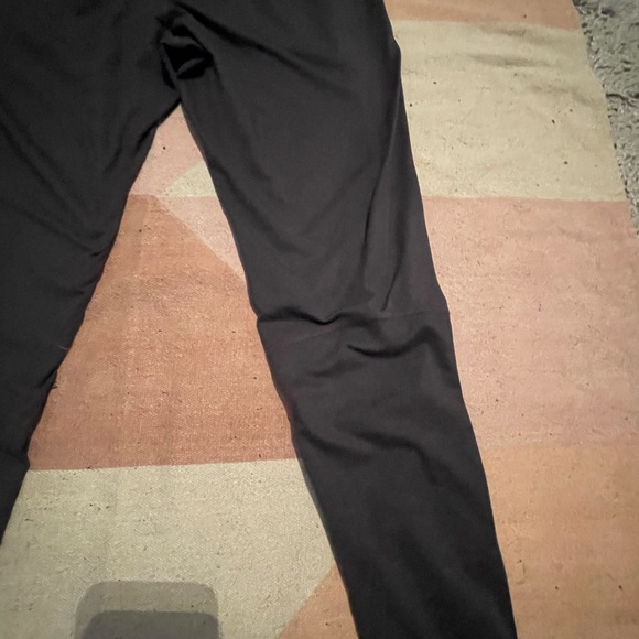 Nike jogger sweatpants super soft and stretchy material - Picture 10 of 11